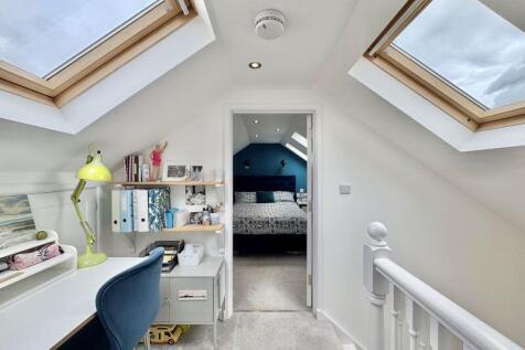 2nd Floor Landing / Study