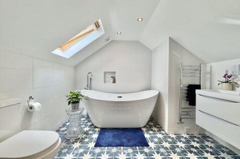 2nd Floor Bathroom