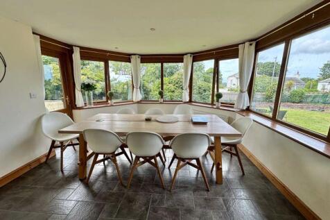 Dining area/sun room