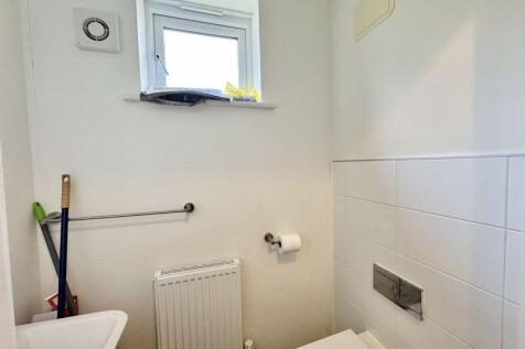 Cloakroom / WC