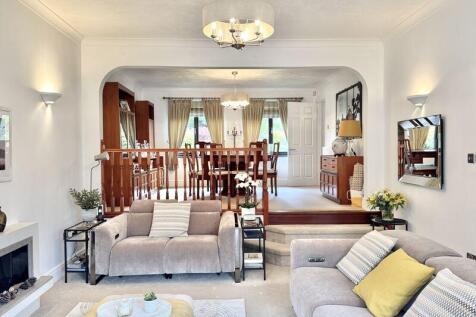 Split Level Living / Dining