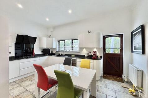 Kitchen / Breakfast Room