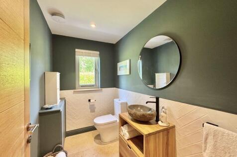 Cloakroom / WC