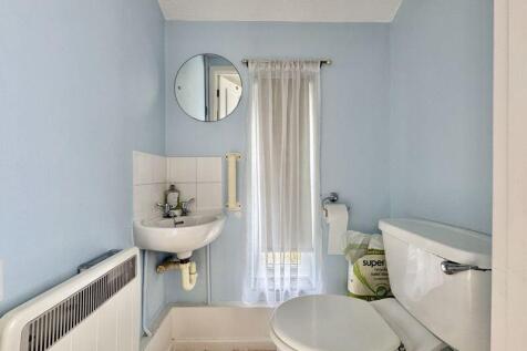 Cloakroom / WC