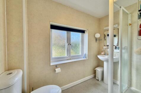 Refitted En-Suite Shower Room