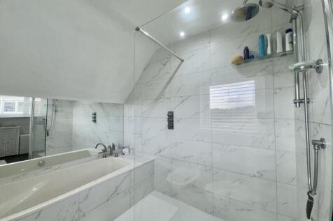 En-Suite Bath / Shower Room