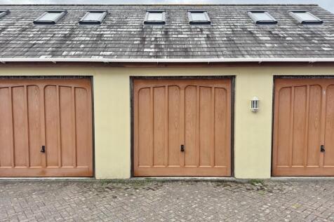 Single Garage In Block