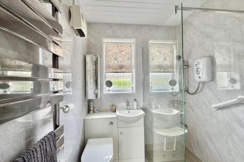 Wet Room / Shower Room