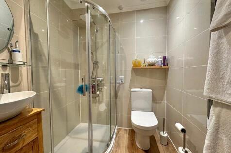 En suite shower room