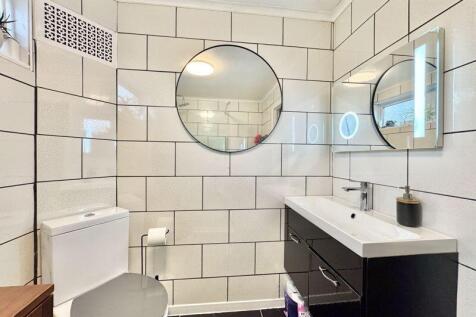 Family Shower Room
