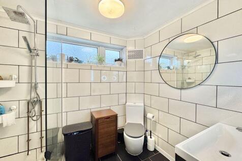 Family Shower Room