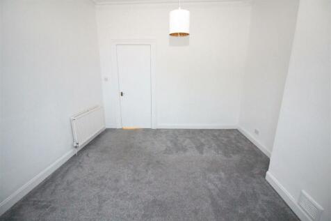 bedroom 1-1.jpg