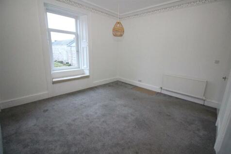 bedroom 2-2.jpg