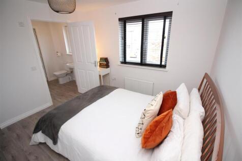 Bedroom 2.JPG