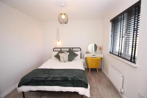 bedroom 3-3.JPG