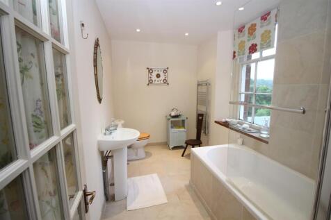 ensuite.JPG