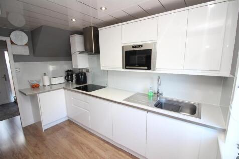 kitchen 2.JPG