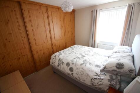 bedroom 2-1.JPG