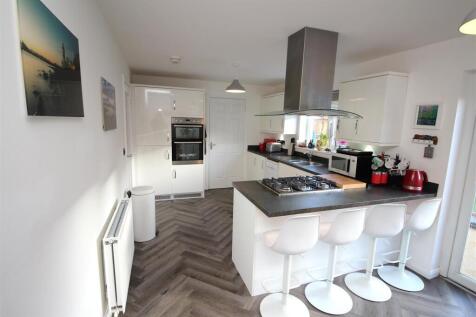 Dining/Kitchen