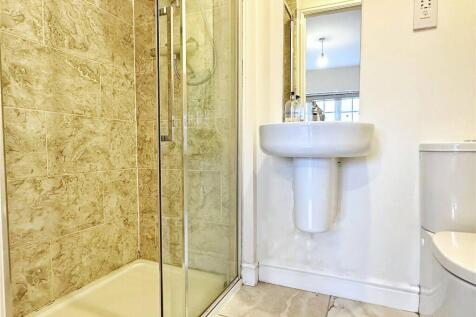 En-Suite To Bed 1