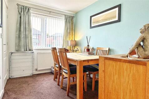 Dining Room/Bed 4