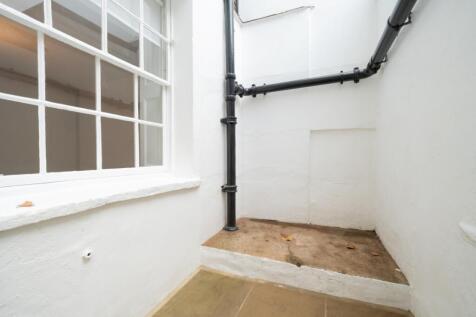 Montagu Place 5LG...