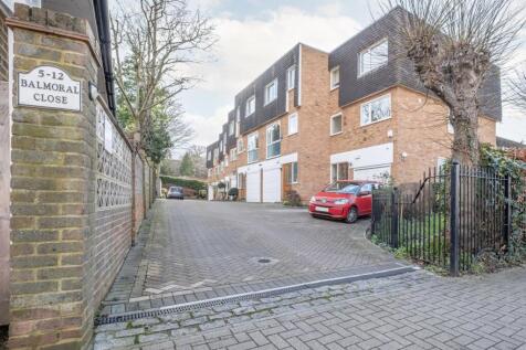 8-Balmoral-Close-...