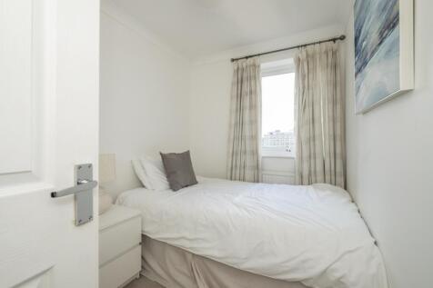 8-Balmoral-Close-...