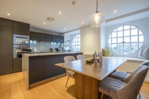 9-Roehampton-Hous...