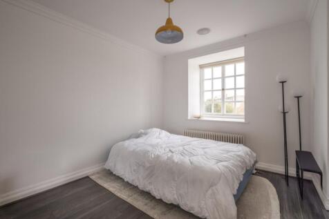 9-Roehampton-Hous...