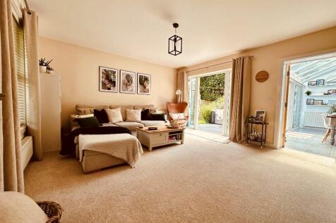 Lounge/Snug
