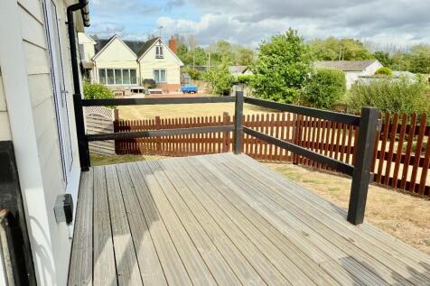 Side Decked Area
