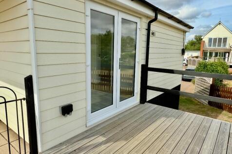 Side Decked Area
