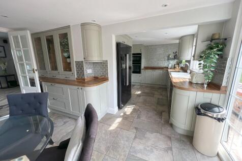 Kitchen/Dining