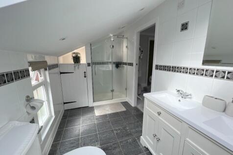 Master En-Suite