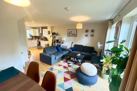 Lounge/Kitchen
