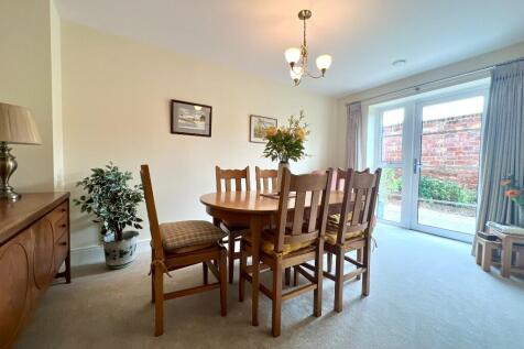 Bedroom Two/Dining