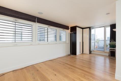 Axis Court 33 - bed