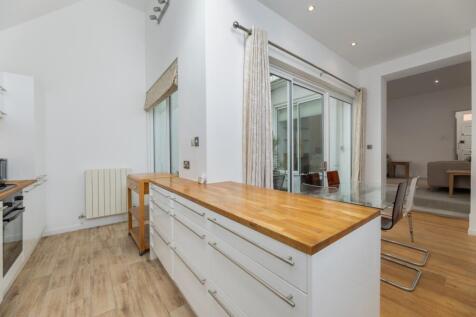 Curlew Street 26 ...