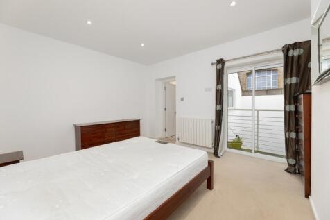 Curlew Street 26 ...
