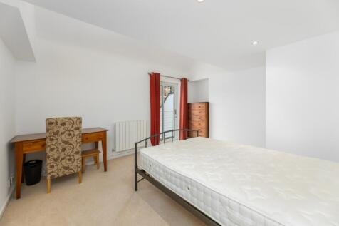 Curlew Street 26 ...