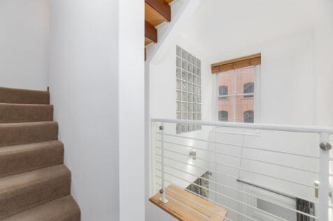 Curlew Street 26 ...