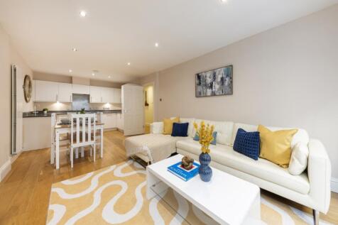 Lion Court F2 (11...