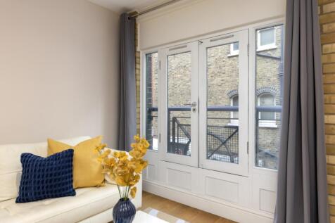 Lion Court F2 (13...