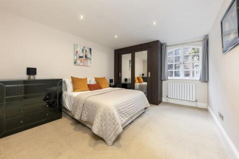 Lion Court F2 (02...