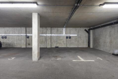 Lion Court F2 (24...