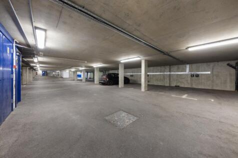 Lion Court F2 (26...