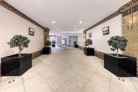 Lion Court F2 (31...