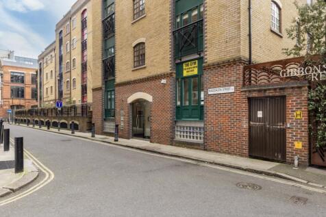Lion Court F2 (39...