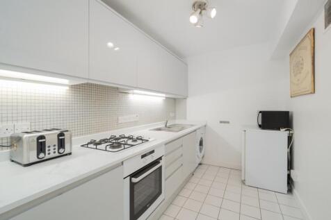 Cinnamon Wharf 21...